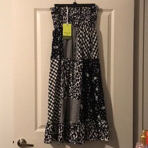 XS- NWT - Black and White Smocked Midi Dress